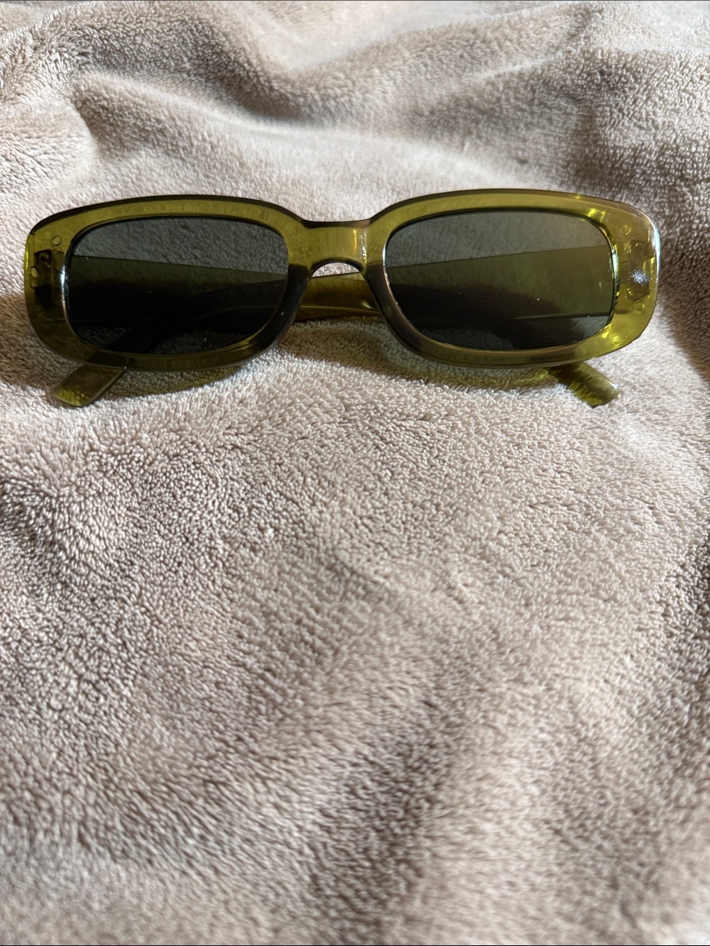 Retro Olive Green Rectangular Sunglasses